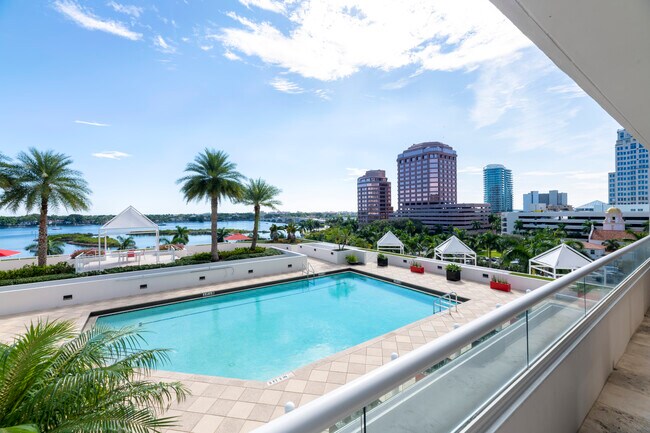 Foto del edificio - 525 S Flagler Dr