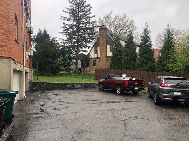 Foto del edificio - 2444 West North Bend Rd
