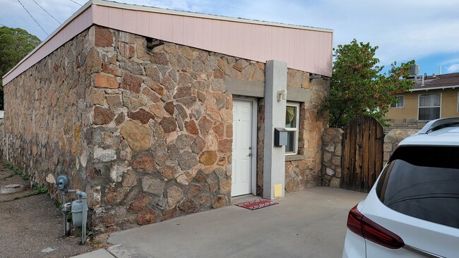 Building Photo - 2914 Copper Ave