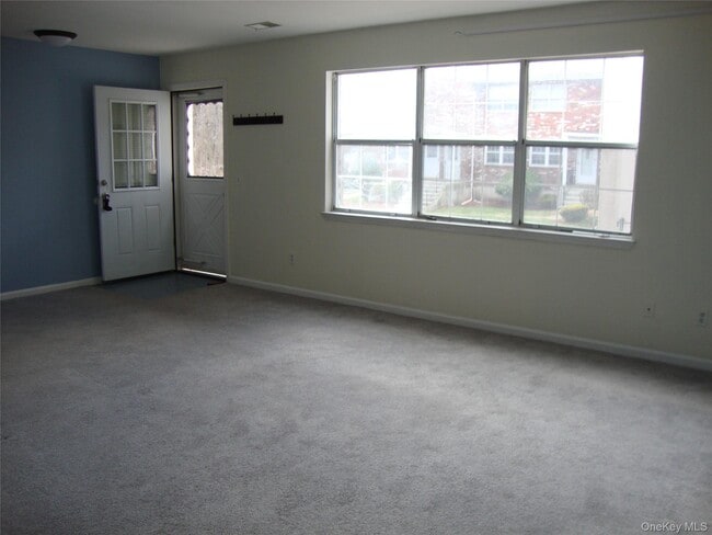 Building Photo - 276 Temple Hill Rd