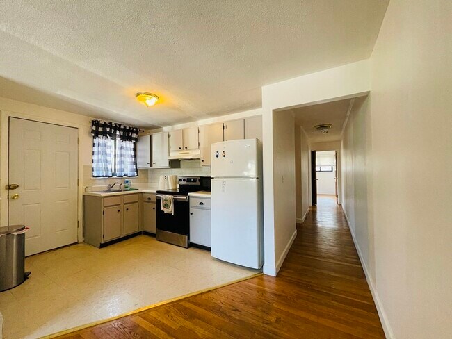 Building Photo - 2 Winthrop St