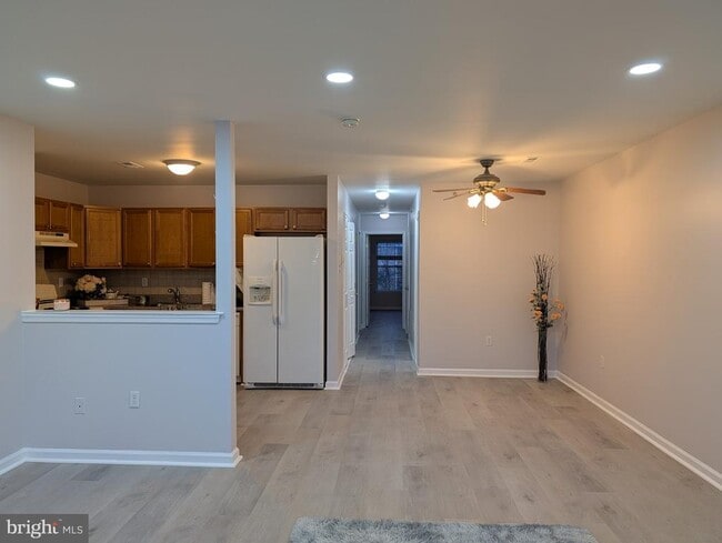 Foto del edificio - 9228 Blue Grass Rd