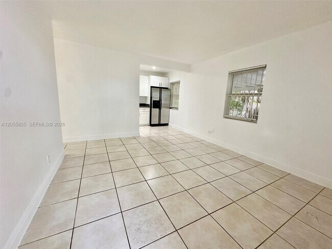 Foto del edificio - 1050 NW 127th St