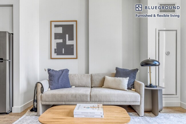 Foto del edificio - 855 W Madison St