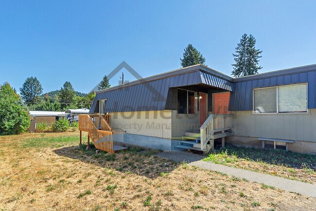 Foto del edificio - Large 4 Bedroom 2 Bathroom Home with Off S...