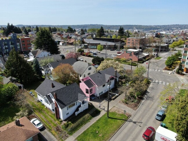 Building Photo - Beacon Hill - "Pretty in Pink" 2 Bedroom /...