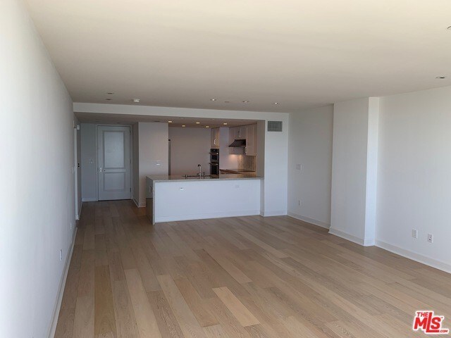 Building Photo - 1221 Ocean Ave