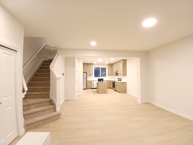 Building Photo - 3347-3169 169 St. SW