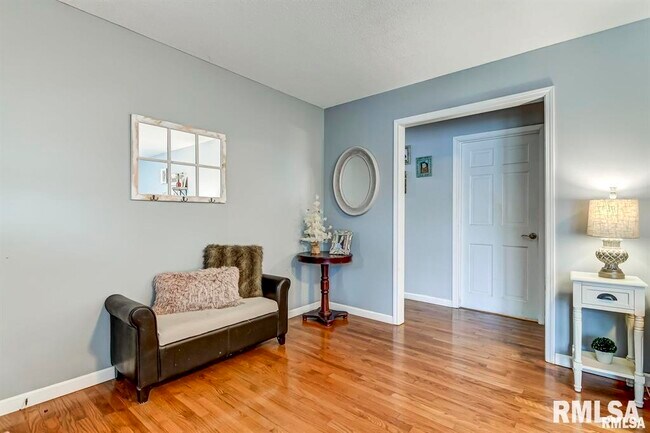 Building Photo - 4094 Crocus Dr