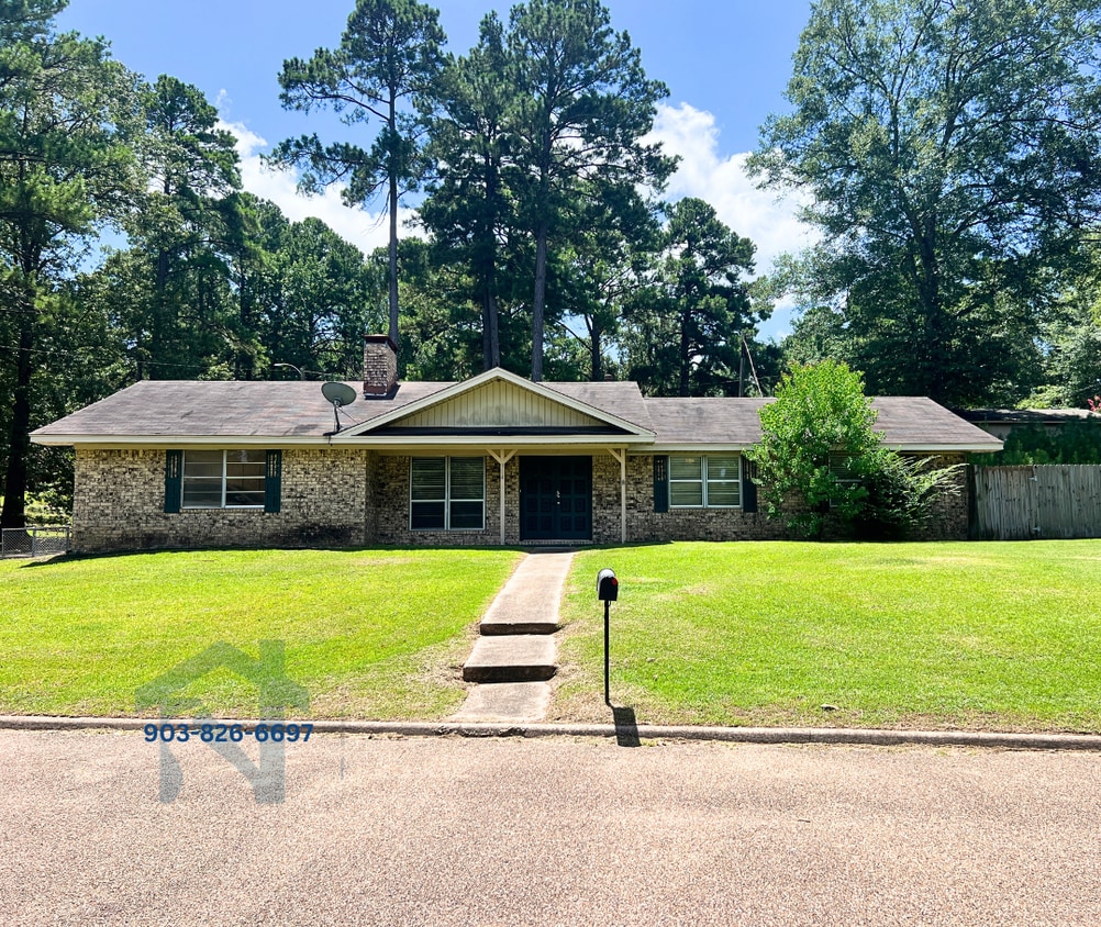 Primary Photo - 314 Pin Oak St