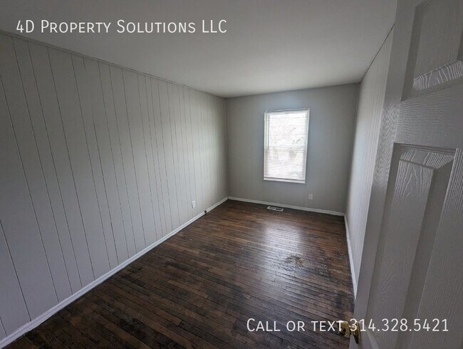 Building Photo - Charming 3-Bedroom Home in St. Louis - Per...