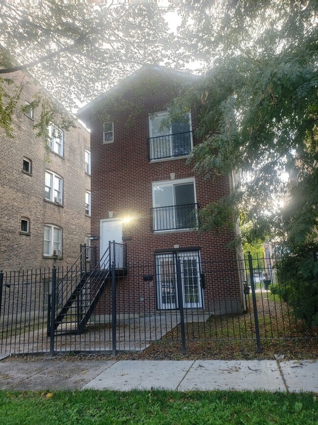 1422 S Saint Louis Ave Unit 2, Chicago, IL 60623 Condo for Rent in
