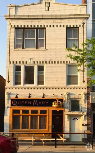 Building Photo - 2125 W Division St