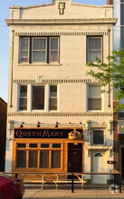 Building Photo - 2125 W Division St