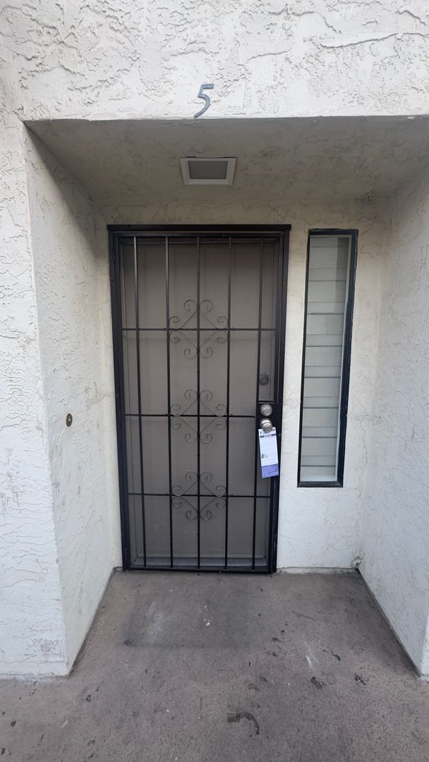 Building Photo - WALNUT - SANTA ANA