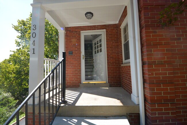 Building Photo - 3041 Alpine Ter