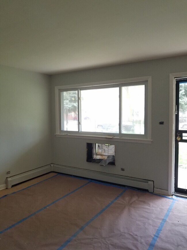 Building Photo - 7206 N Ashland Blvd