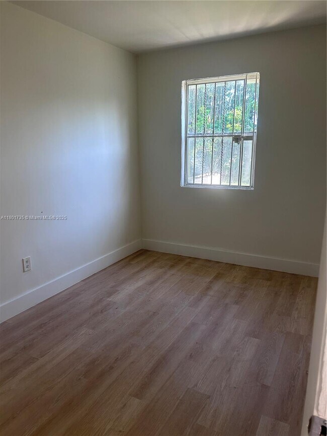 Foto del edificio - 1822 NW 73rd St