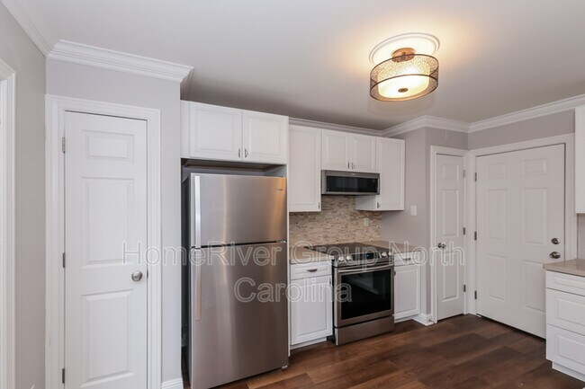 Building Photo - 5240 Beam Lake Dr