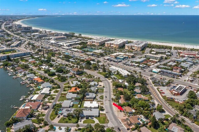 Foto del edificio - 6872 Gulf Winds Dr