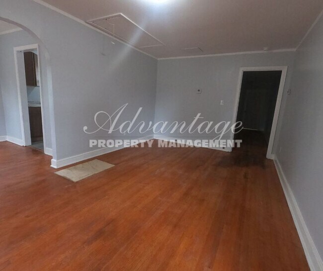 Foto del edificio - Charming 2-bedroom, 1-bath duplex nestled ...