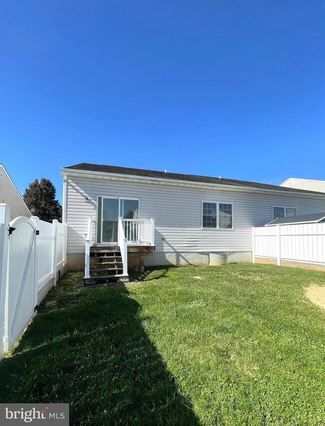 Building Photo - 14223 Shelby Cir