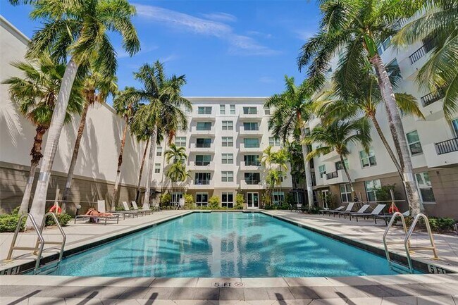 Foto del edificio - 2401 NE 65th St