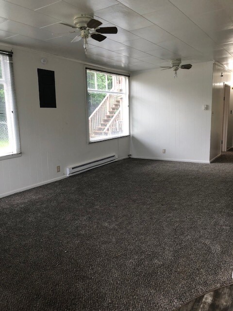 Living room - 432 11th St