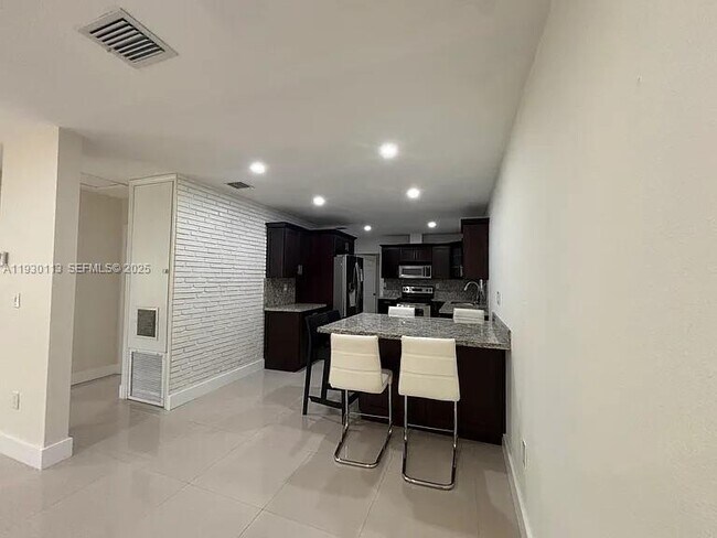 Foto del edificio - 16401 SW 100th Ct