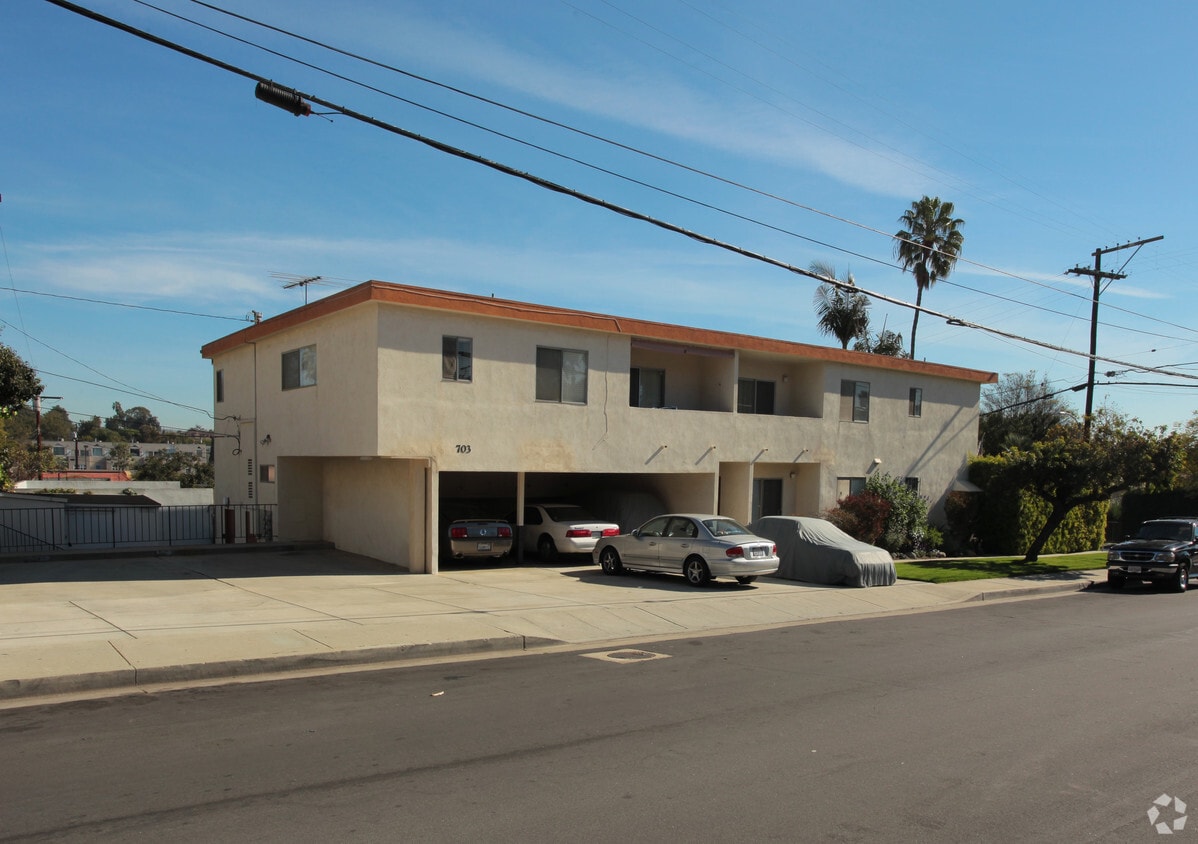Primary Photo - 703 Strand St