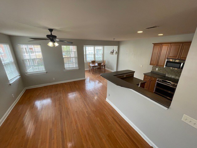 Foto del edificio - 9301 Sweetbay Ct