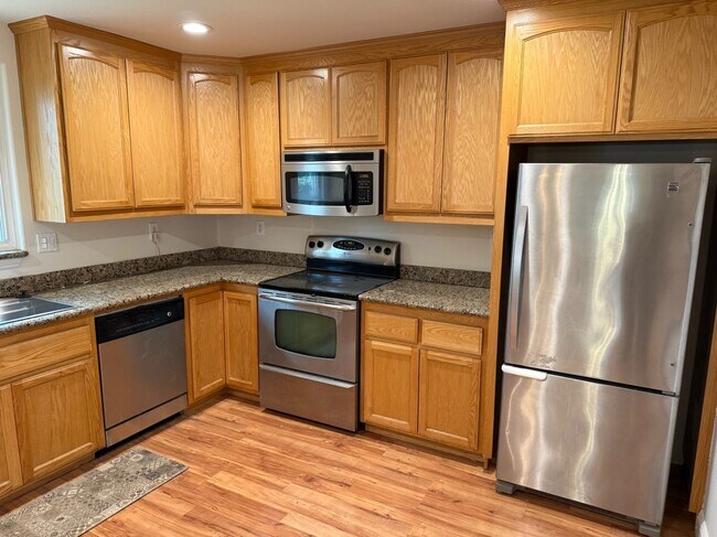 Foto del edificio - 16656 Pinecrest Ct