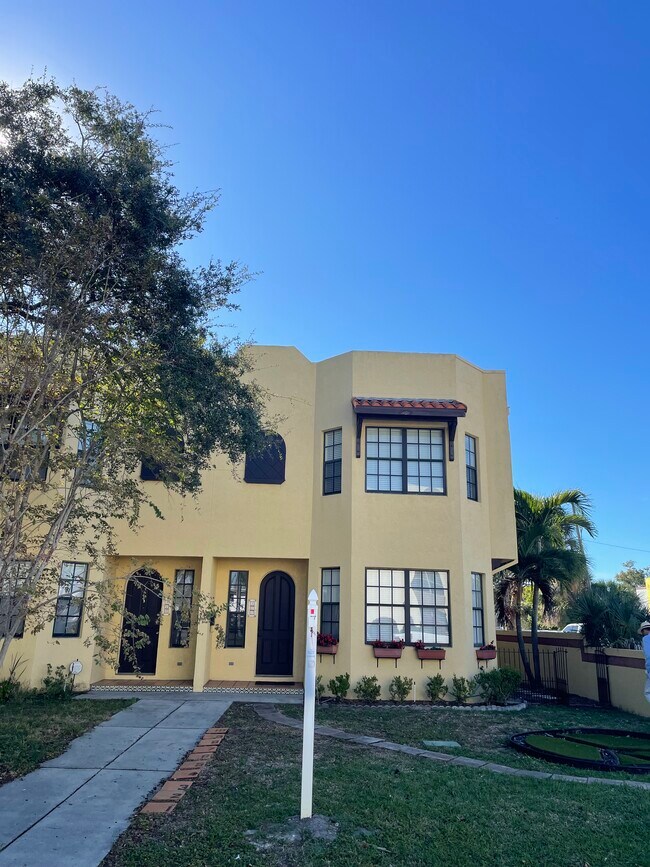 Foto del edificio - 320 34th Ave N