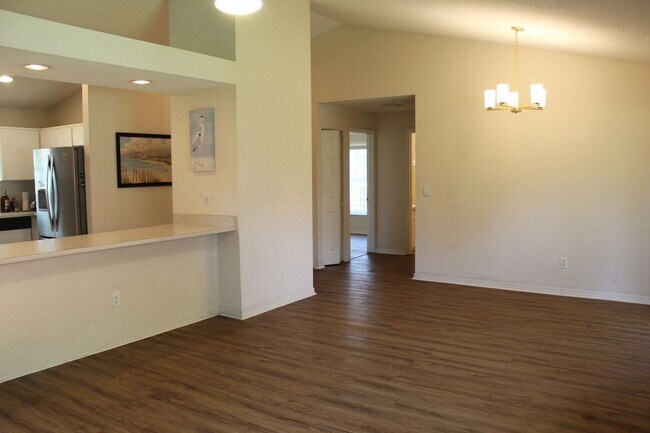 Building Photo - 3 bedroom, 2 bath house  with 2 car garage...