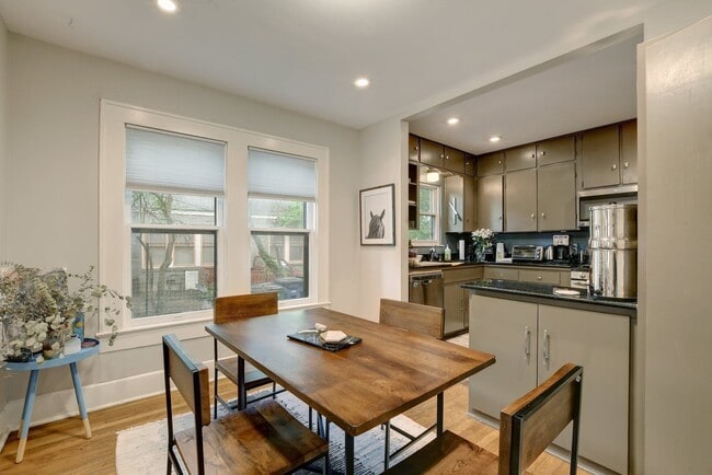 Building Photo - 804 Rutherford Pl