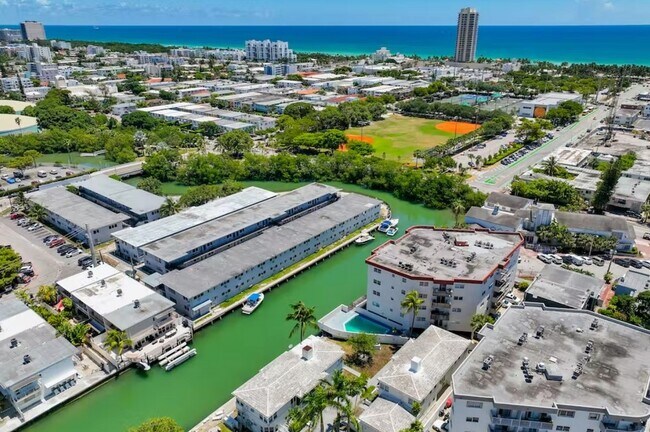 Foto del edificio - 7143 Bonita Dr