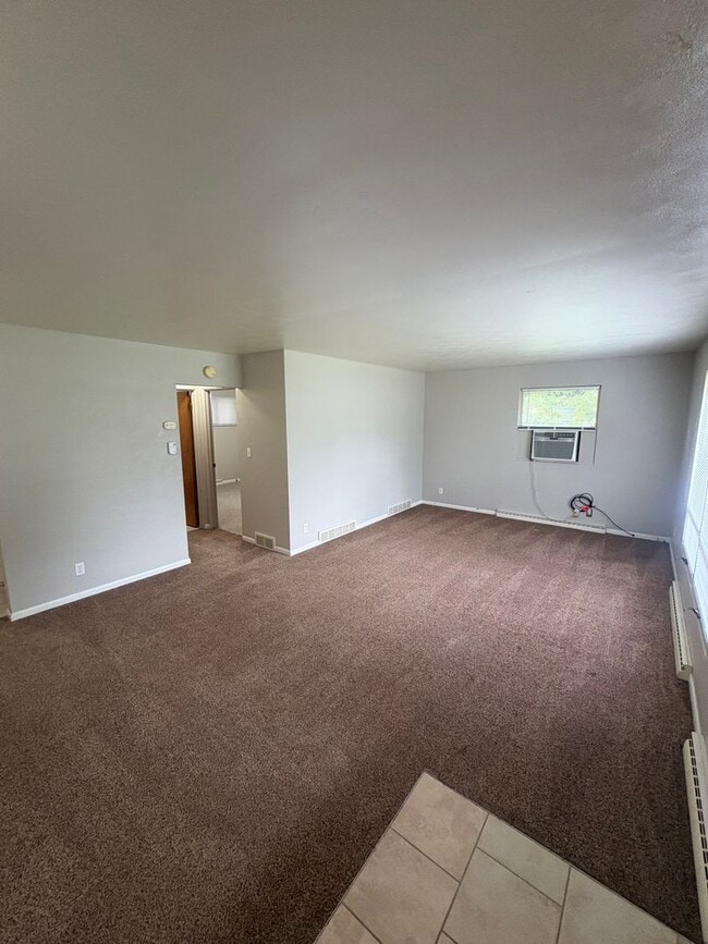 Building Photo - 2320 Springfield Rd