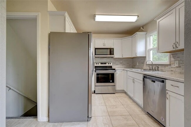 Foto del edificio - 2110 F Ave NE