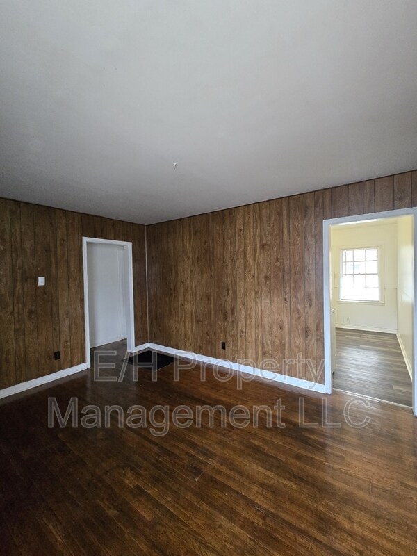 Building Photo - 528 S Glendale St