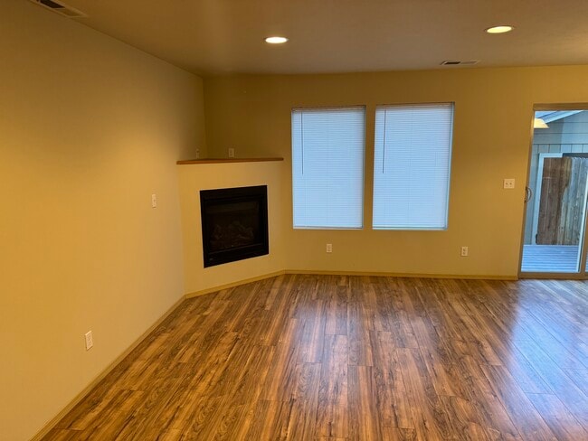 Foto del edificio - 417 W Ivanhoe Rd