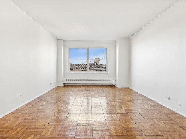 Foto del edificio - 570 Grand St