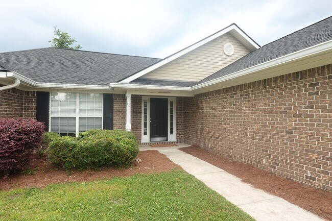 Foto del edificio - Available Soon!