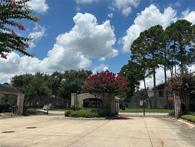 Foto del edificio - 2027 Marchwood Manor Dr
