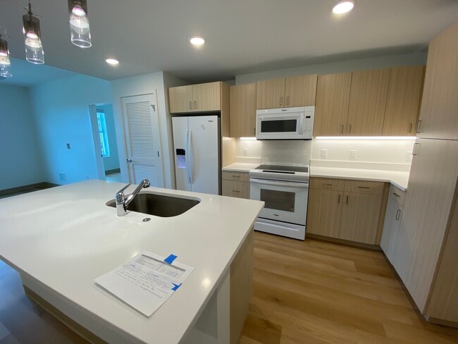 Senior property 62+ - 2012 N Orange Ave