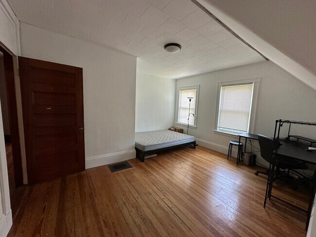 Foto del edificio - 580 Cambridge St