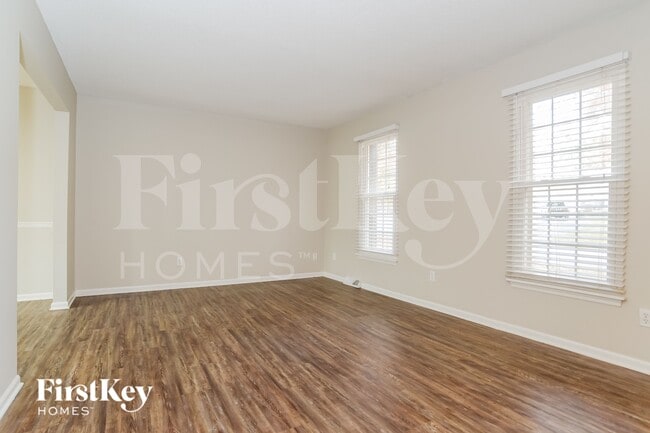 Foto del edificio - 5912 Walnut Creek Cir