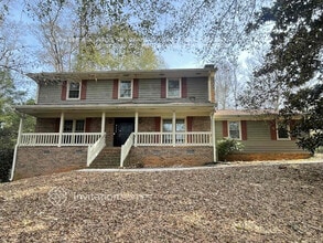 Building Photo - 5120 E Shore Dr SW