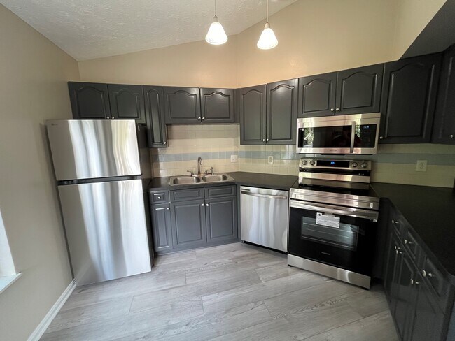 Foto del edificio - 355 Village Pointe Dr