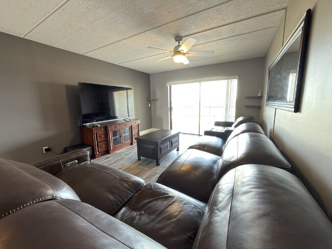 Building Photo - Wickham Road Condo