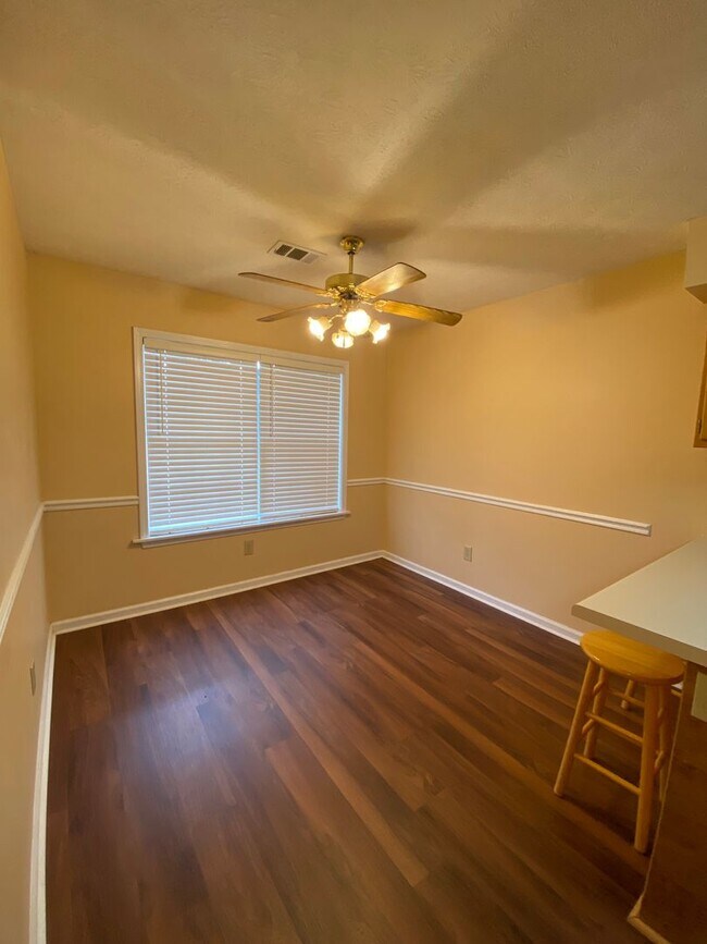 Foto del edificio - Harmon Duplex - Available Now!